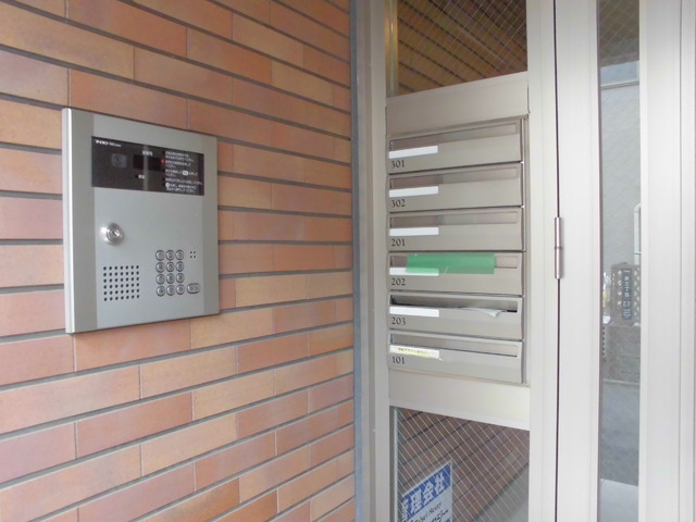 ソフィー武蔵野0203号室 オートロック付きエントランス・集合ポスト♪