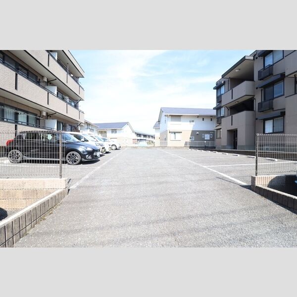 ロイヤルハウス　A 駐車場