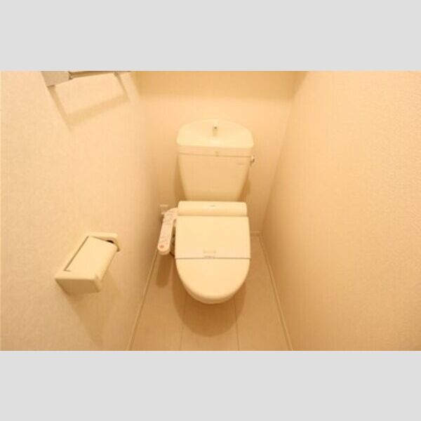 サン・デボーテ103号室 温水洗浄暖房便座