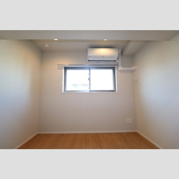 サンジョイアゼロ212号室 洋室5.8帖