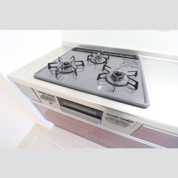 D-room塚越101号室 グリル付き三口ガスコンロ