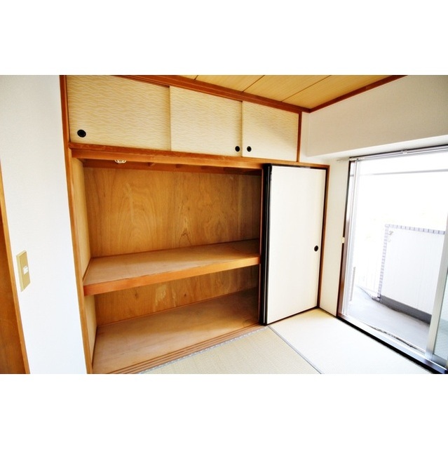 MOMO12千葉中央401号室 内観