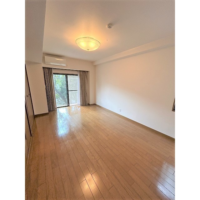 レジデンス等々力 １０帖