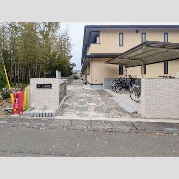 ガーデン島町東 エントランス