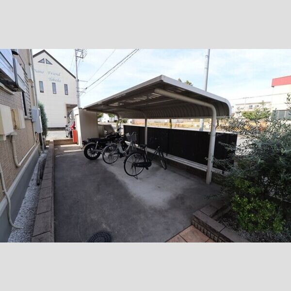 クレールコート 駐輪場