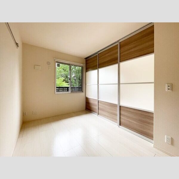 バードネイチャー　A棟203号室 洋室