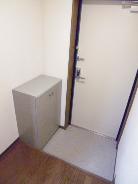 Ｂｉｇ　Ｔｈｒｏｕｇｈ0301号室 玄関