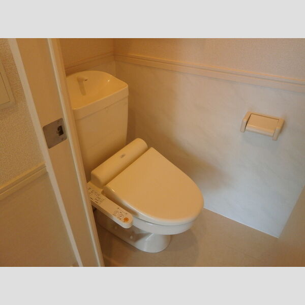 メゾンあき102号室 温水洗浄暖房便座