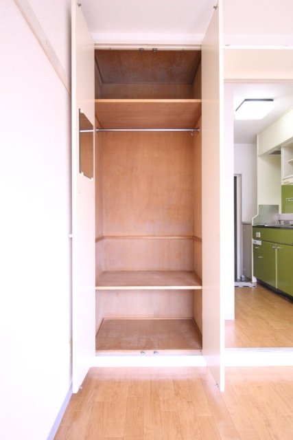 ハイタウン明大前2階 クローゼット