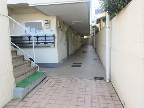 メゾンパール豊玉０１０７号室 エントランス