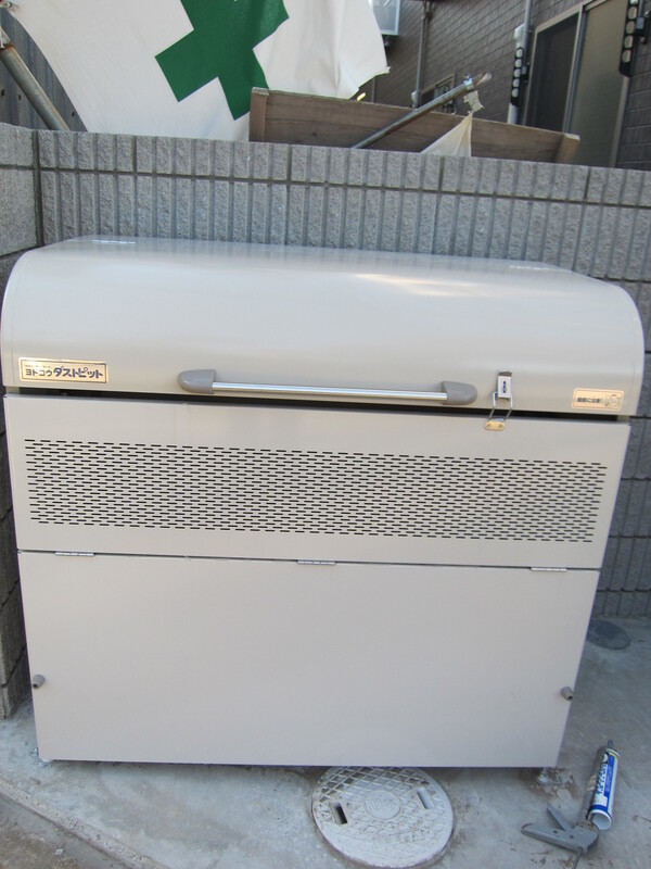 リブリ・エムール1階 ゴミ置き場