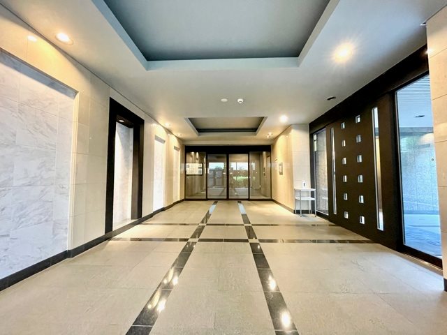 レジディア池袋3階 エントランス