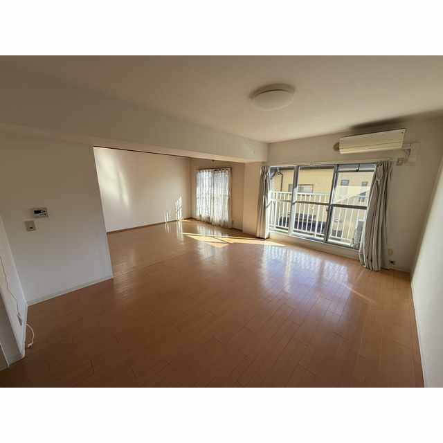 大宮公園サンライトマンション弐番館 リビング