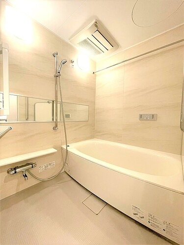 王子飛鳥山ザ・ファーストタワー＆レジデンス　タワー棟17階 浴室　※内装後2022年8月撮影の写真