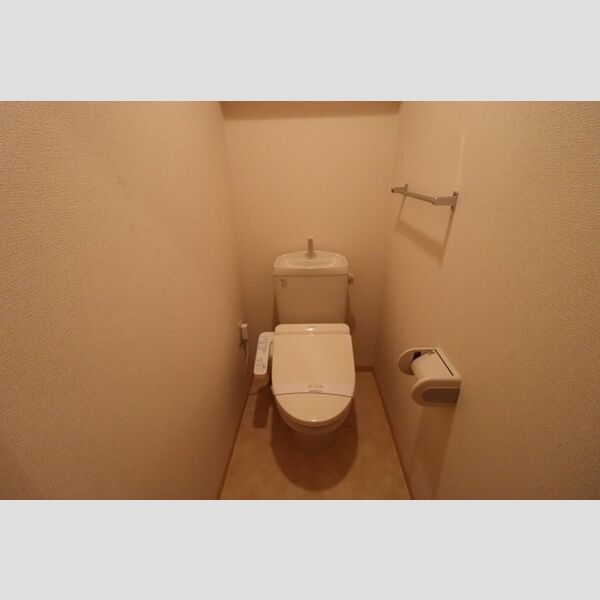 フォレスト・ヴィラ トイレ　温水洗浄暖房便座