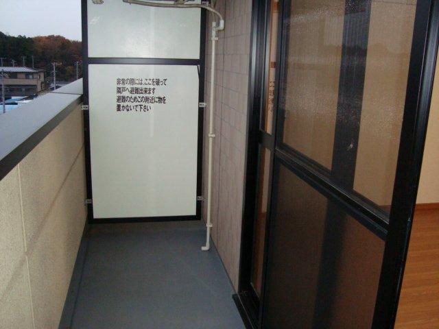 リバパレスおおたかの森205号室 ベランダ