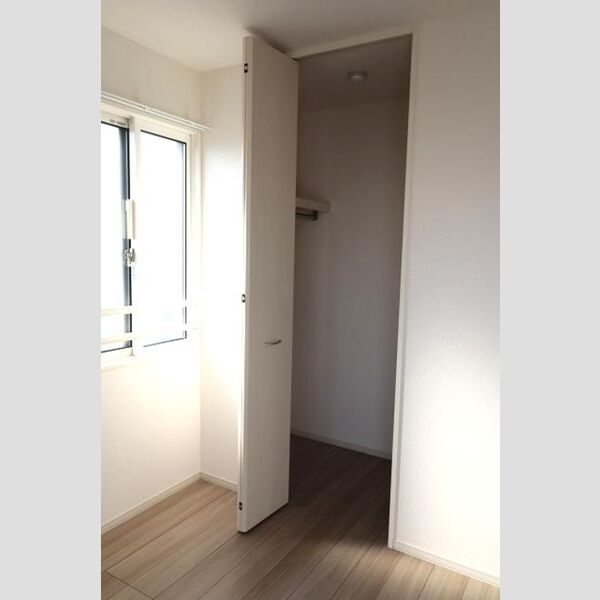 メゾンドシェリール クローゼット(洋6、24)