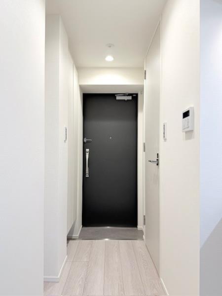 エレミ本蓮沼3階 玄関