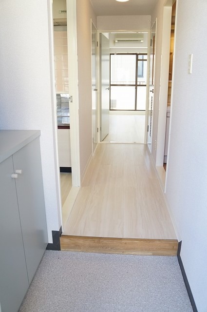 第２レクコーポ舞浜(E-048) 玄関