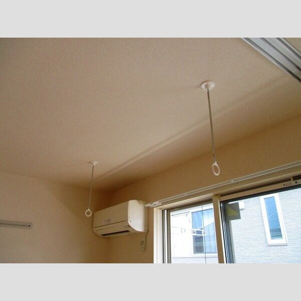 ブラオベーレ羽鳥野202号室 室内物干し