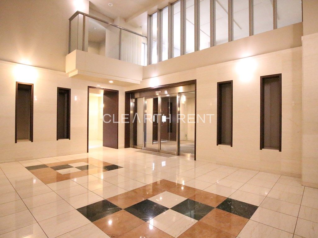 パレステュディオ新宿都庁前8階 開放感のあるエントランス☆