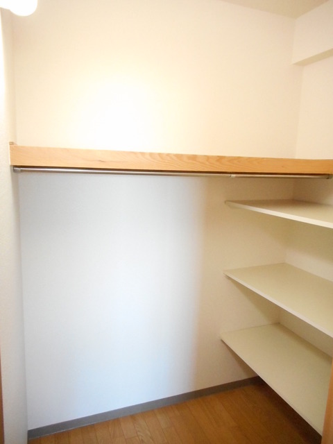 グラウンハイツ 収納