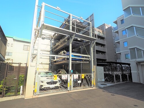 ライオンズ蒲田レジデンス1階 敷地内駐車場