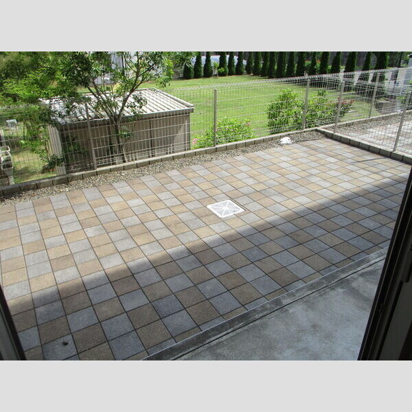 ソレアード103号室 専用庭