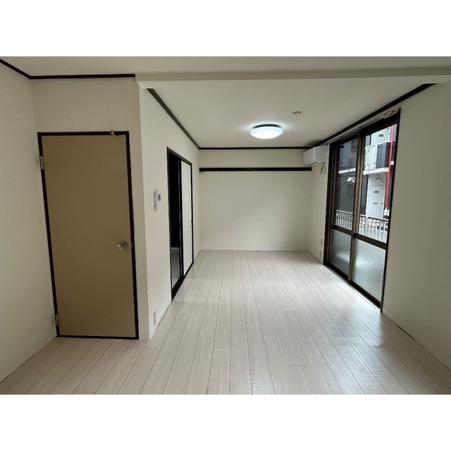 南柏パインヒル2号棟105号室 リビング