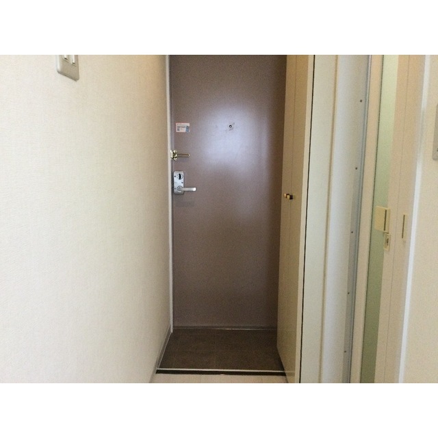 モアーズ上大岡106号室 玄関