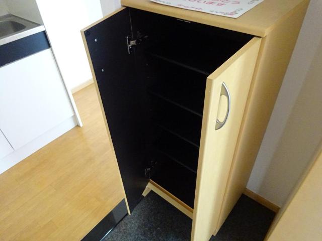 プロッシモ・オール 下足箱