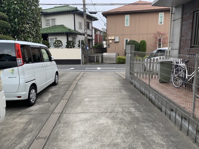 カトレアガーデン 駐車場
