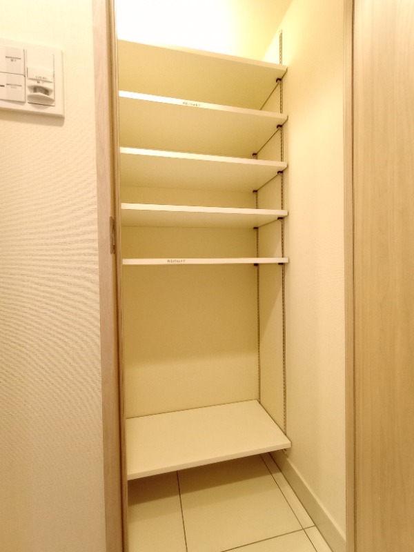 クレイシアIDZ王子4階 収納