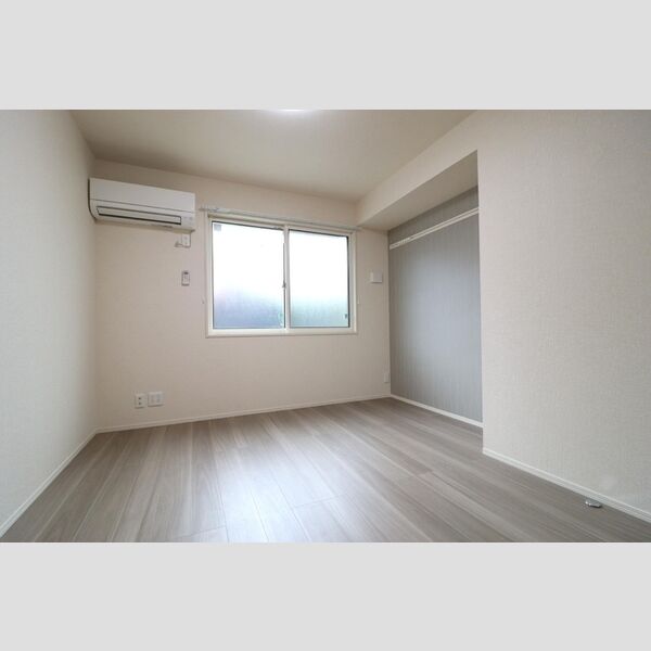 クレシェンテ102号室 洋室