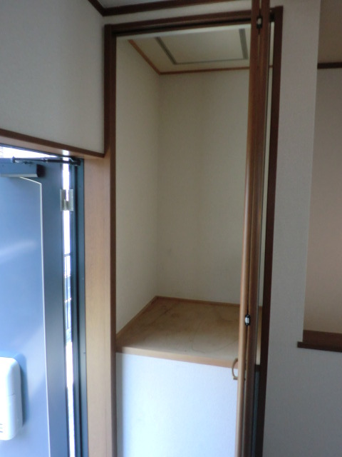 ロンウェル菊名　Ａ棟A101号室 下駄箱