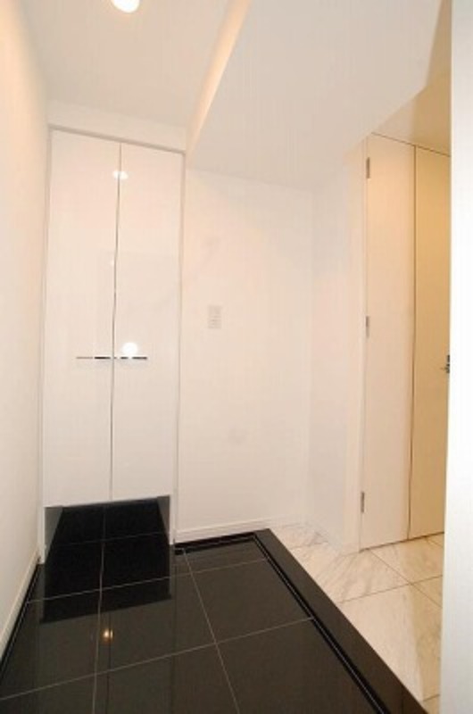 グランドコンシェルジュ蒲田14階 玄関