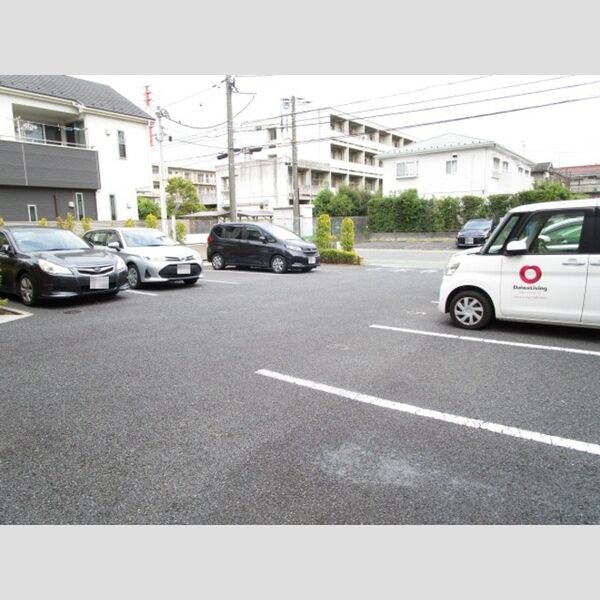 ルーチェ南八幡306号室 駐車場(要空き確認)