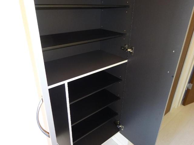 ニューリバーサイド 下駄箱