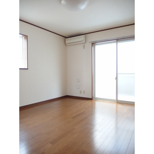 アムール 領家103号室 リビング