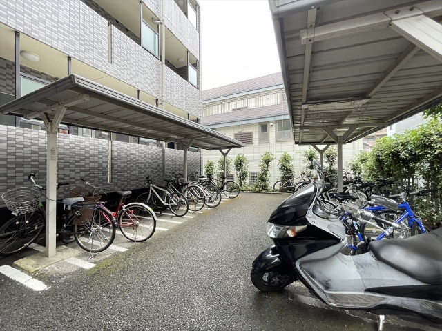 スカイコート駒場東大前208号室 駐輪場