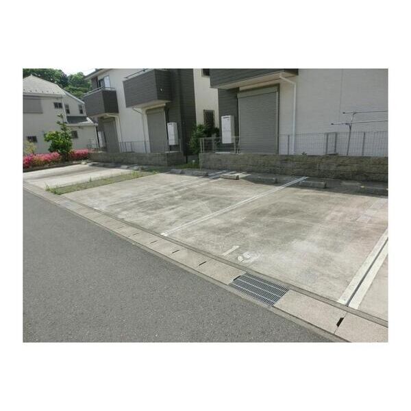 Village　Luna 駐車場