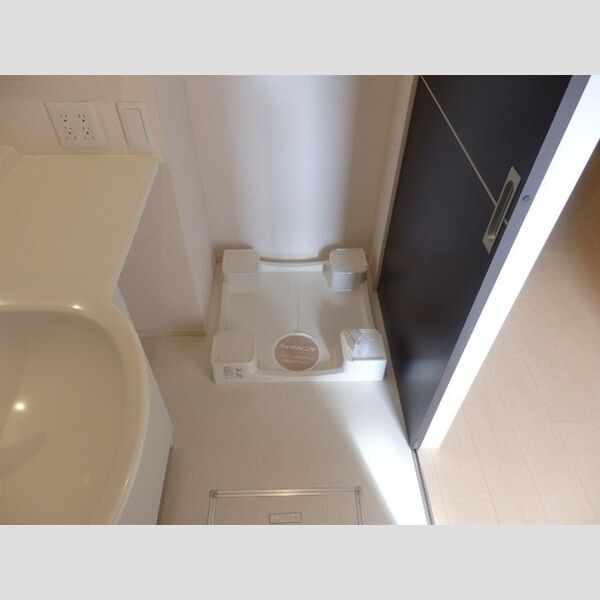 ルミエール105号室 洗濯機置き場