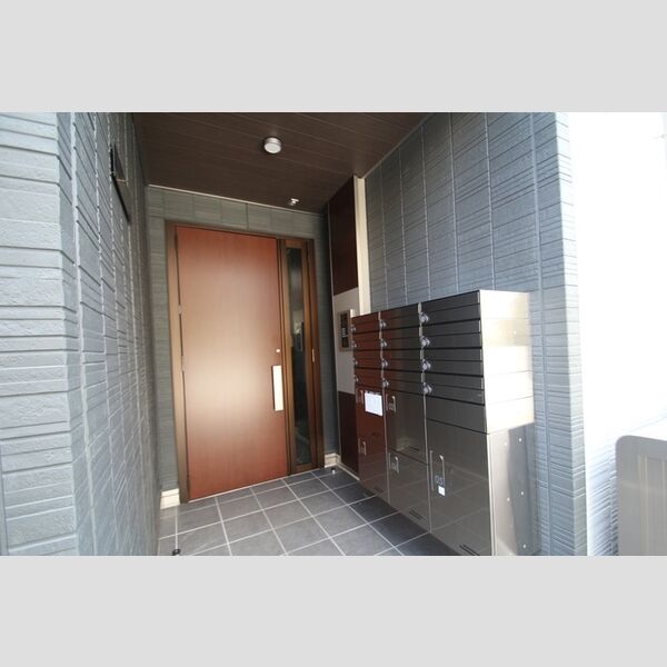 グラナーデ扇Ⅲ301号室 エントランス