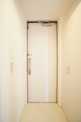 リブリ・南湖 玄関