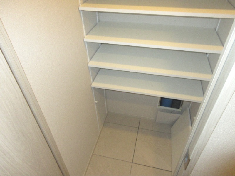 クリオラベルヴィ横濱サウス2階 玄関