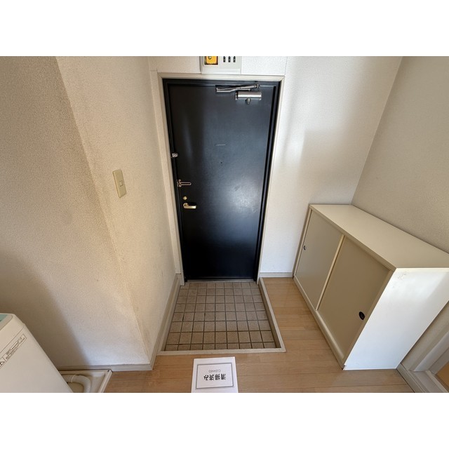 Rグレイスヒガシヤマ204号室 玄関