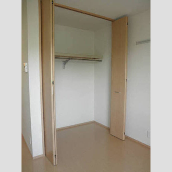 グリーンテラス多摩 クローゼット(反転)