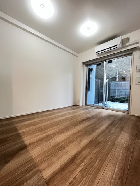 ドゥーエ菊川1階 リビング