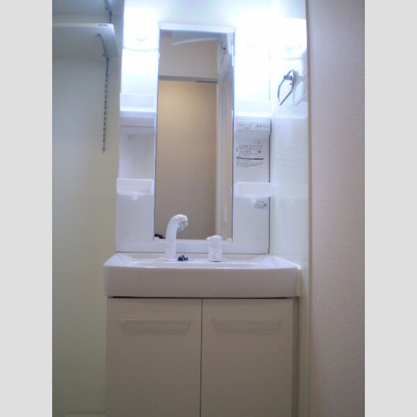 ヴィルヌーヴ　B棟103号室 洗髪洗面化粧台