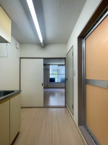 新井ハイツ1階 内観